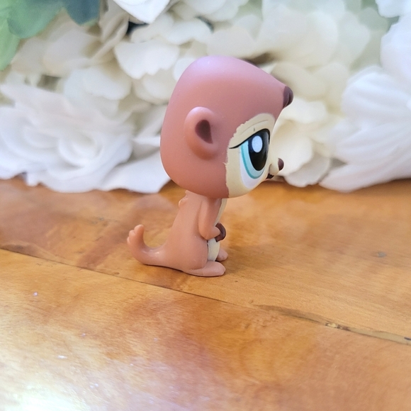 Littlest Pet Shop LPS #1376 Meerkat Brown Blue Eyes - Picture 2 of 9